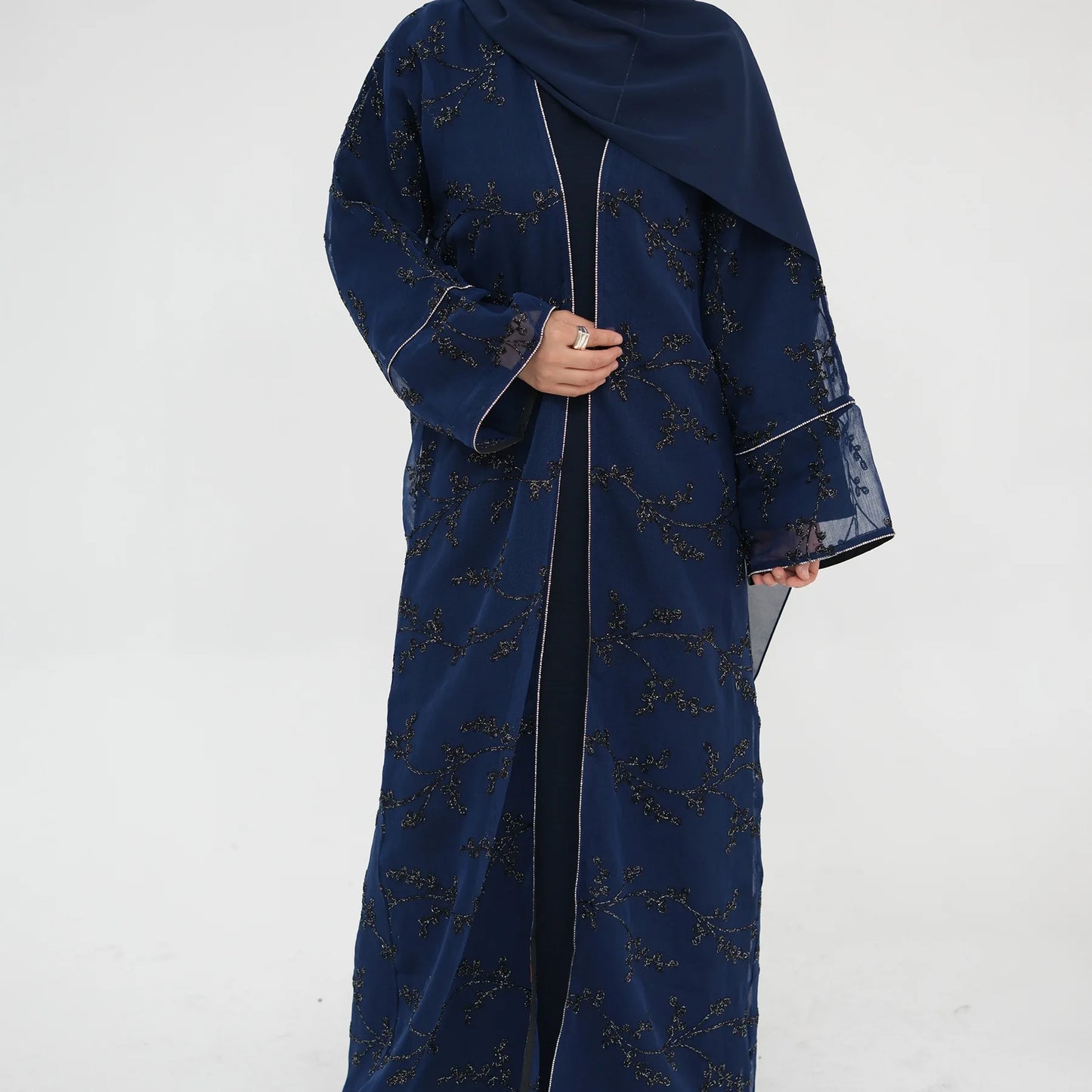 Luxury Embroidered Dubai Abaya Dress with Inner Elegant Arabic Women Party Jalabiya Eid Muslim Church Clothing New Turkey Kaftan